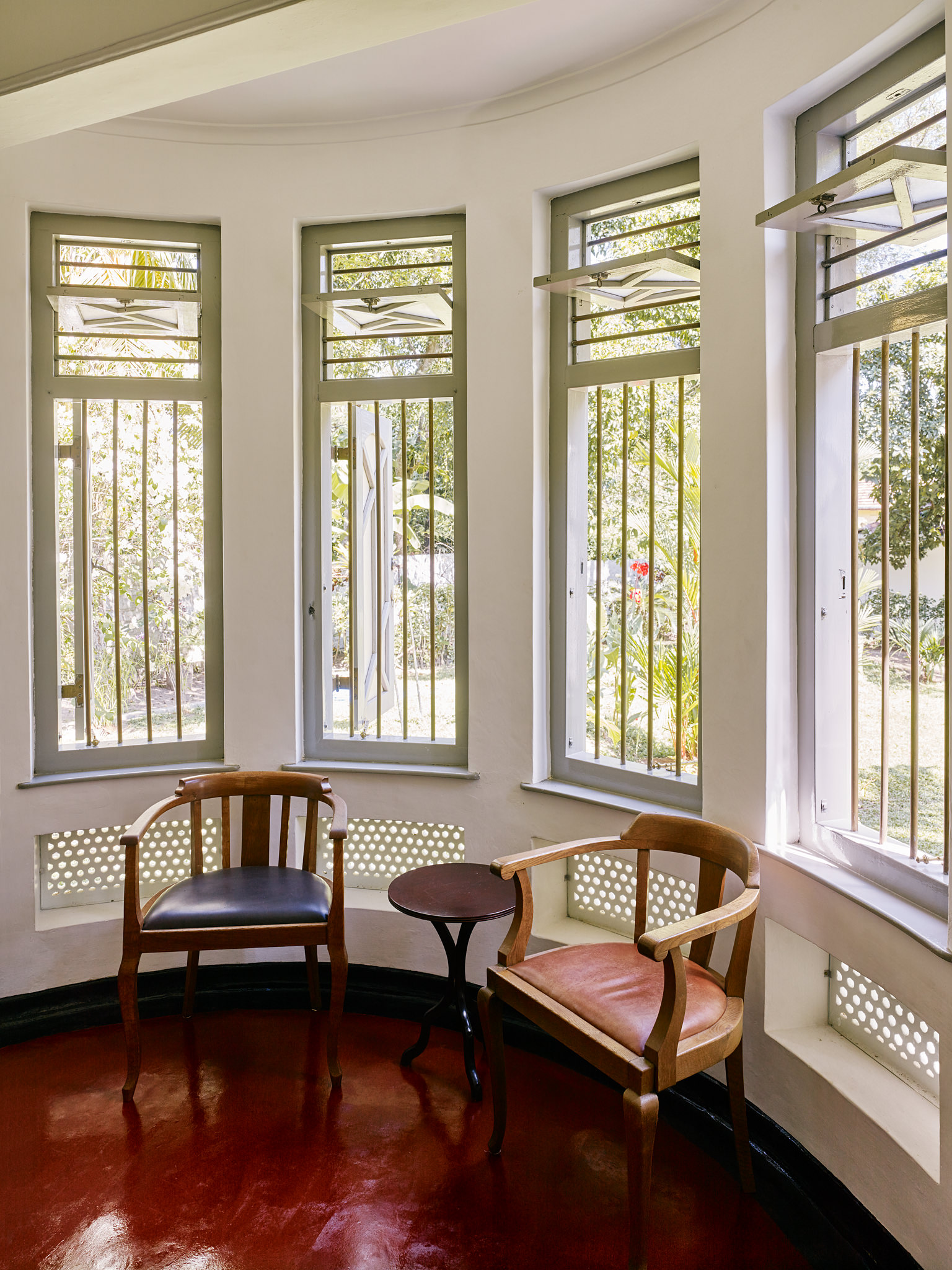 E15550 Alpa 049967 SCREEN